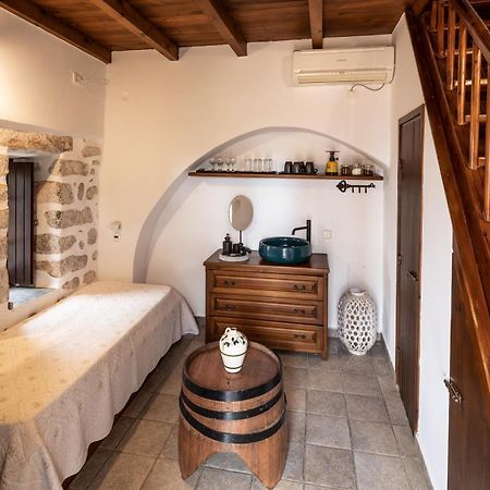 Aparthotel Arapakis Historic Castle Pírgos Dhiroú Zewnętrze zdjęcie