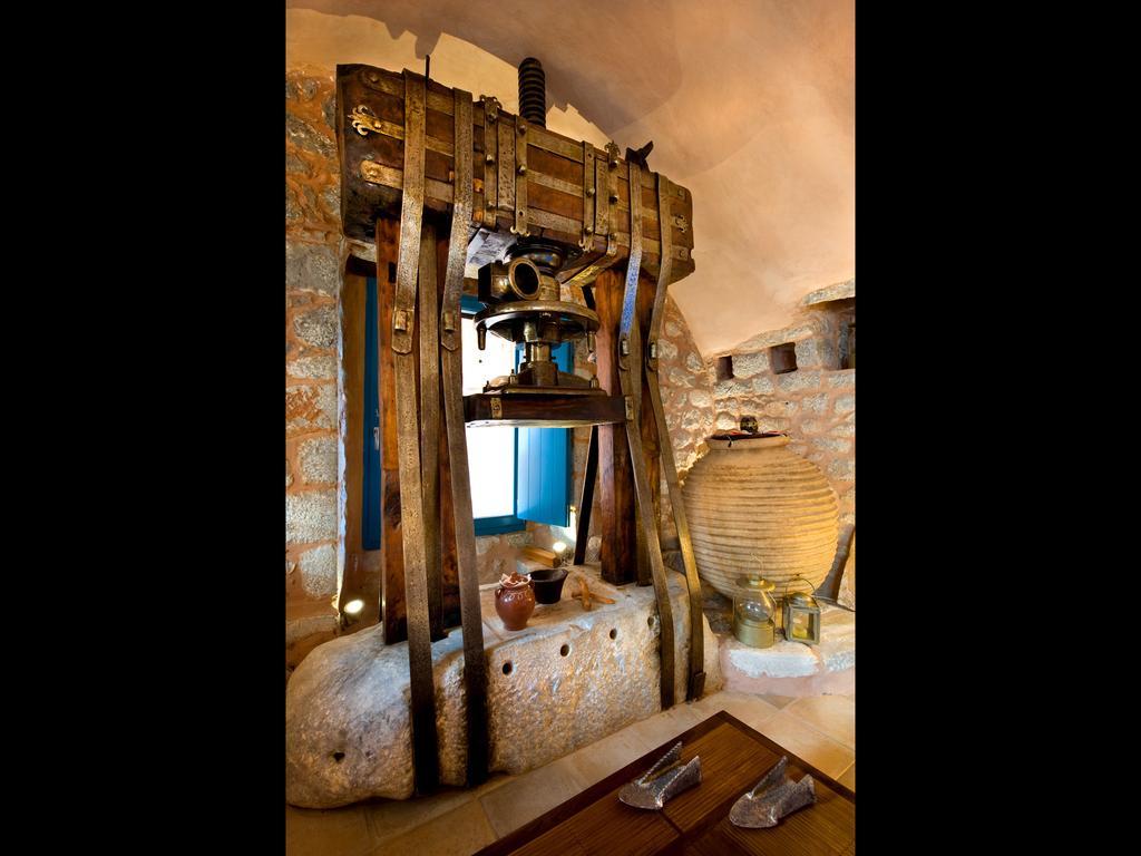 Aparthotel Arapakis Historic Castle Pírgos Dhiroú Zewnętrze zdjęcie