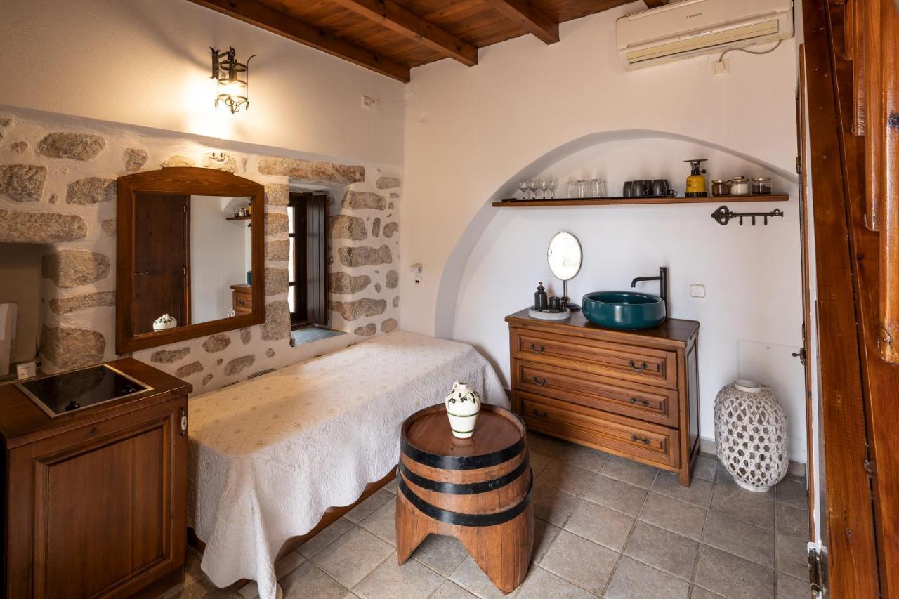 Aparthotel Arapakis Historic Castle Pírgos Dhiroú Zewnętrze zdjęcie