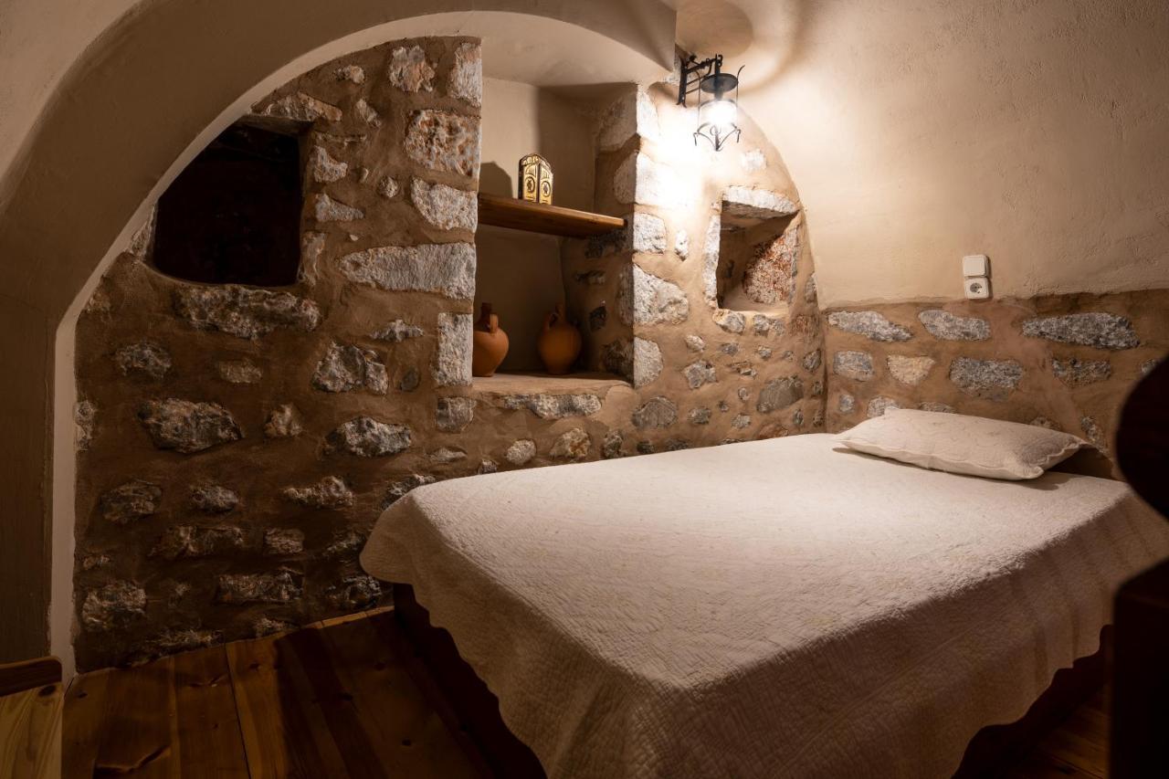 Aparthotel Arapakis Historic Castle Pírgos Dhiroú Zewnętrze zdjęcie