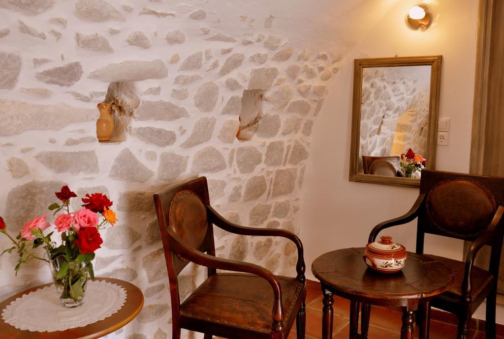Aparthotel Arapakis Historic Castle Pírgos Dhiroú Zewnętrze zdjęcie