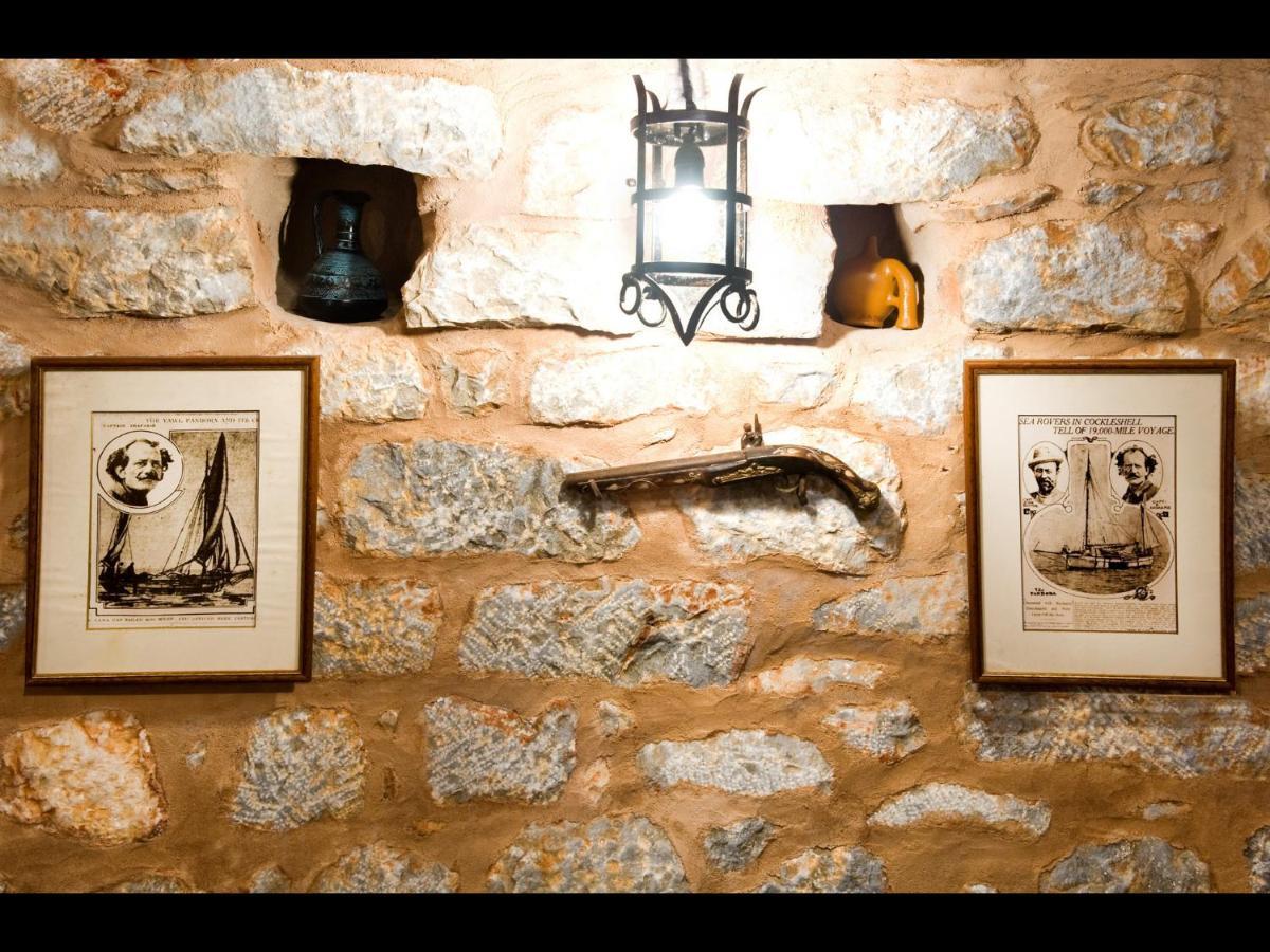 Aparthotel Arapakis Historic Castle Pírgos Dhiroú Zewnętrze zdjęcie