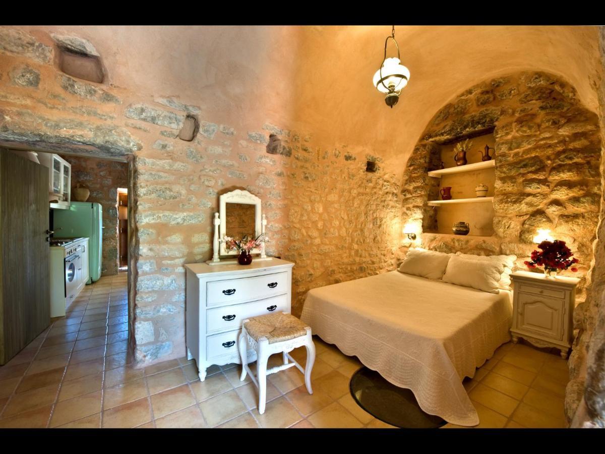 Aparthotel Arapakis Historic Castle Pírgos Dhiroú Pokój zdjęcie