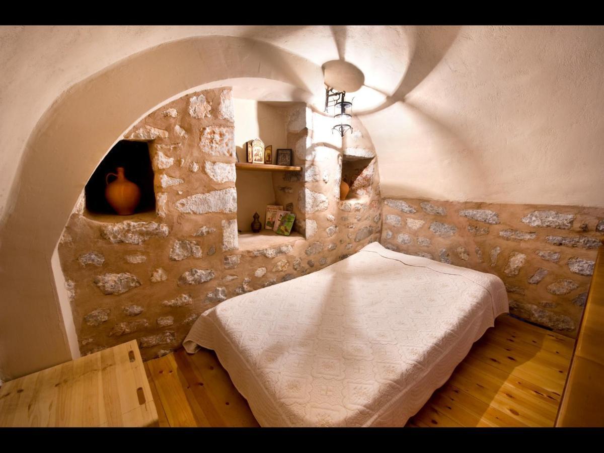Aparthotel Arapakis Historic Castle Pírgos Dhiroú Zewnętrze zdjęcie