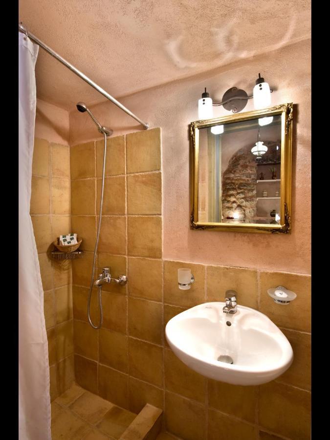 Aparthotel Arapakis Historic Castle Pírgos Dhiroú Pokój zdjęcie